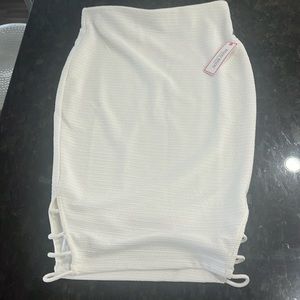 White pencil skirt